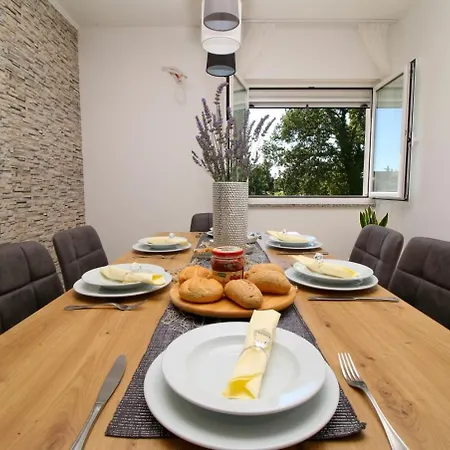 Nerlovic Apartment Porec